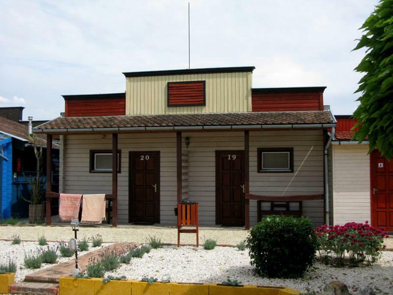 Convoy Panzio Bed & Breakfast Szajol Ngoại thất bức ảnh